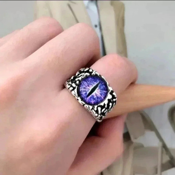 Jewelry - Dragon Eye Hot Ring Size Is Adjustable 7 to 9